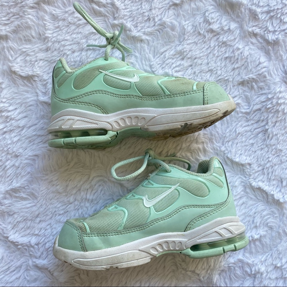 NIKE green sneakers